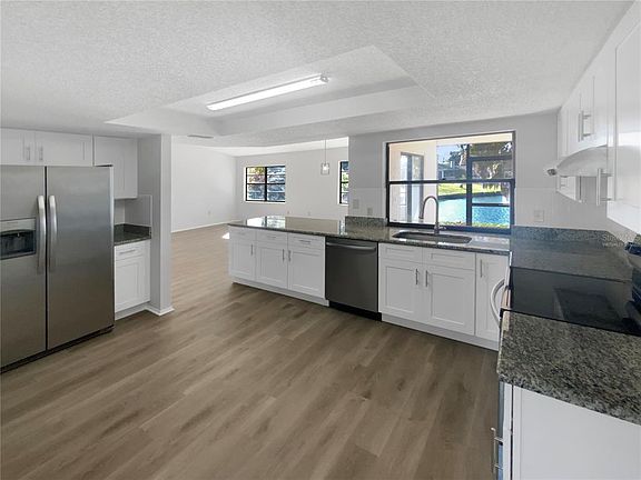 2nd image of 7846 Cayuga Dr