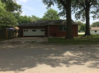 210 Douglas St, Waterloo, IL 62298