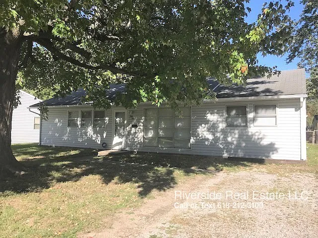 56 Delores Dr photo 1