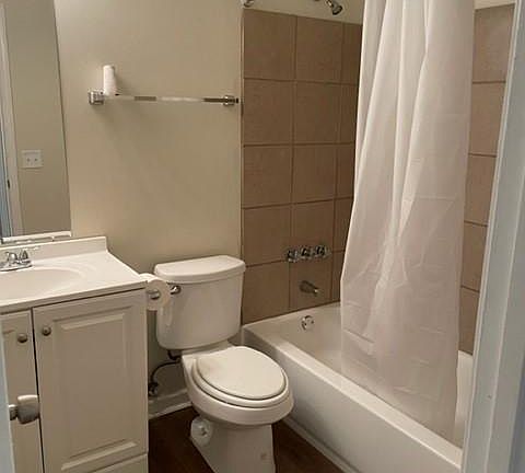 3rd image of 5813 Ainsworth Dr