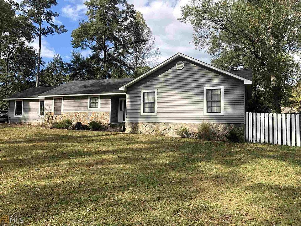2nd image of 312 Regency Cir