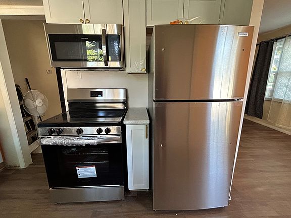 2nd image of 3255 Warrensville Center Rd #11261600