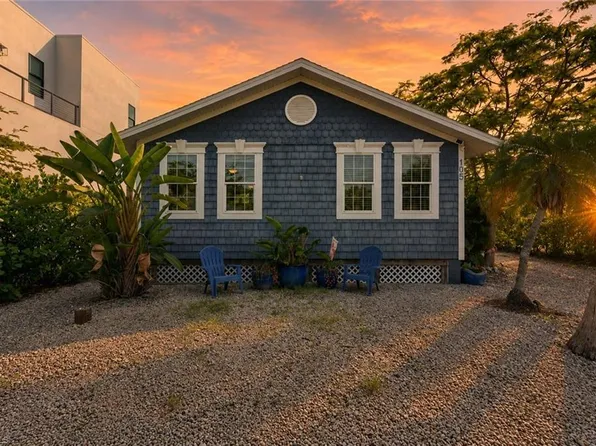 105 W Hilo St, Naples, FL 34113