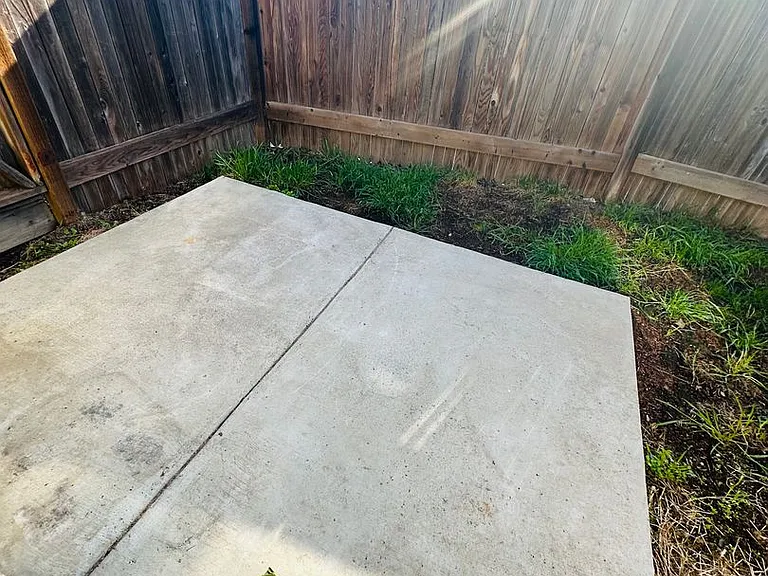 3829 Whitney Ave — Photo 33
