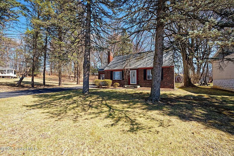 2nd image of 7 Forrest Drive