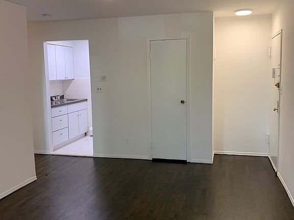 3rd image of 5816 85th St APT 3B