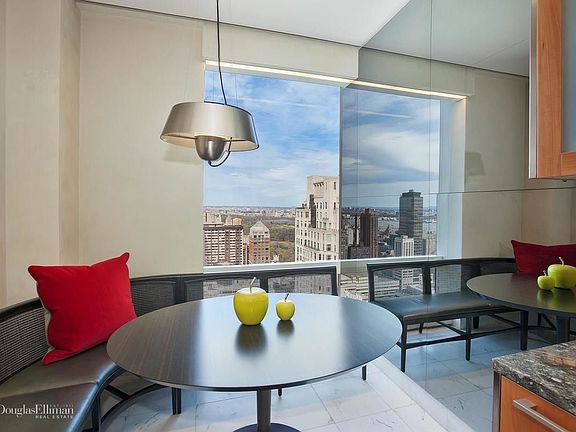 5th image of 80 Columbus Cir #64A