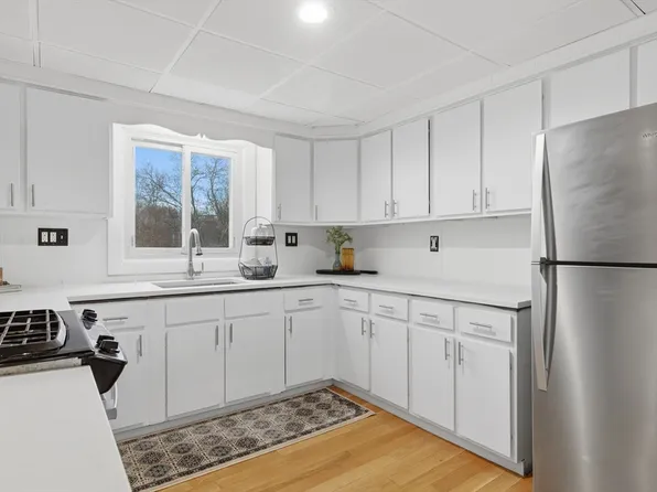 471 S Main St, Attleboro, MA 02703