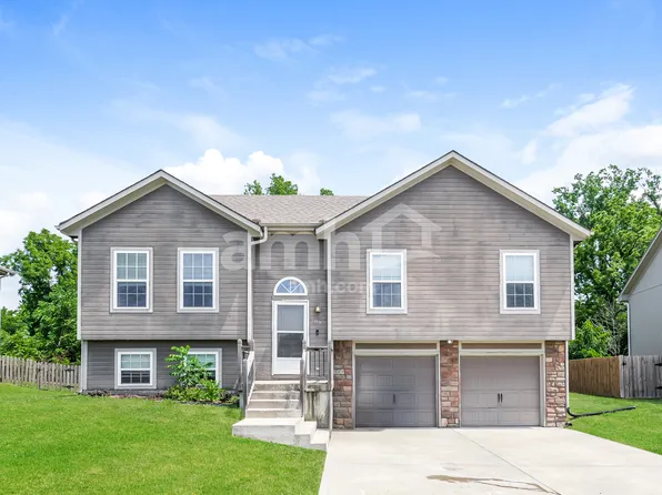 589 Kreisel Dr, Raymore, MO 64083