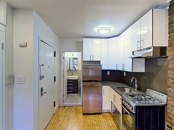 203 Chrystie St APT 4D, New York, NY 10002