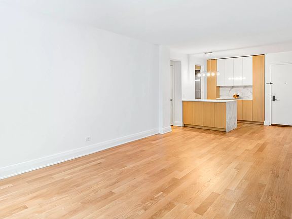 4th image of 211 E 51st St APT 2F