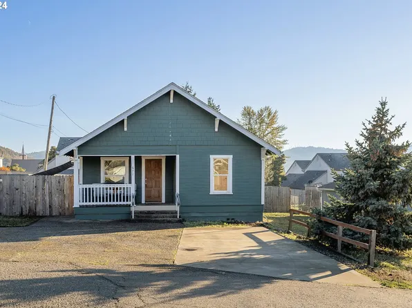671 NE Meadow Ave, Roseburg, OR 97470