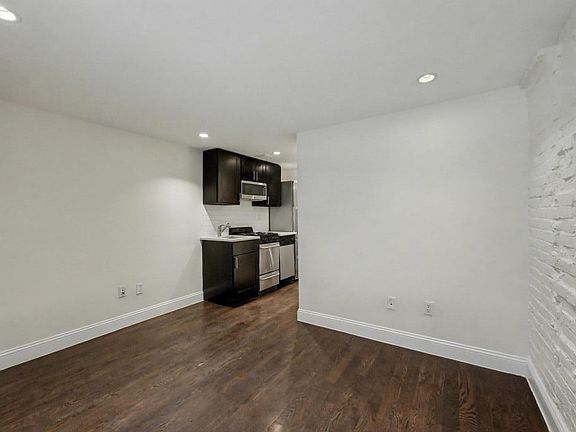 4th image of 39 E 1st St #F