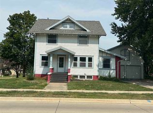 606 W Welsh St, Williamsburg, IA