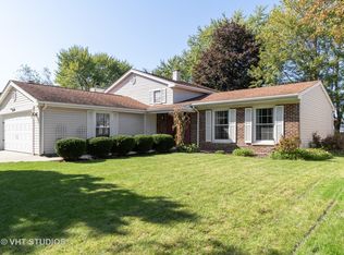 830 Saratoga Ln, Buffalo Grove, IL 60089