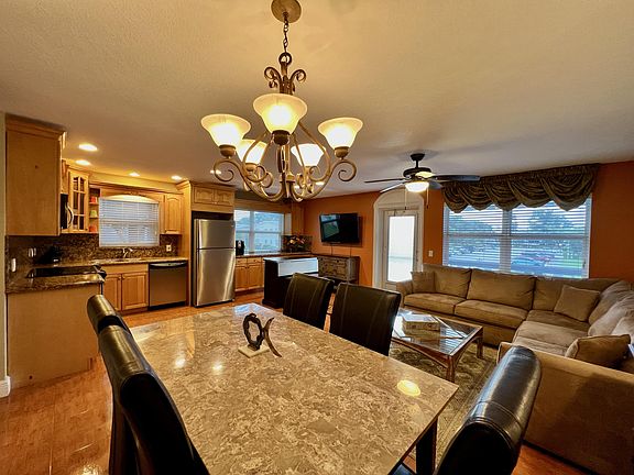 5th image of 241 Chatham #L