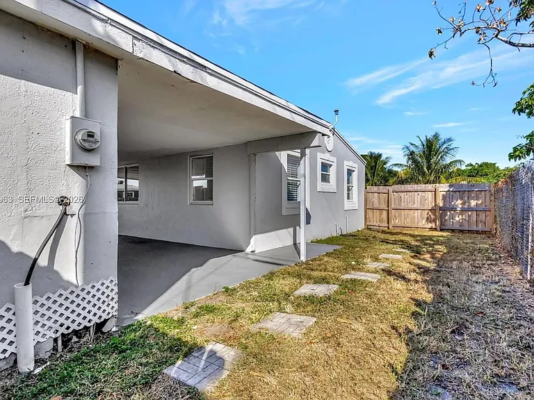 1008 Elm Rd — Photo 12