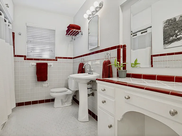 6236 Monticello Ave — Photo 15