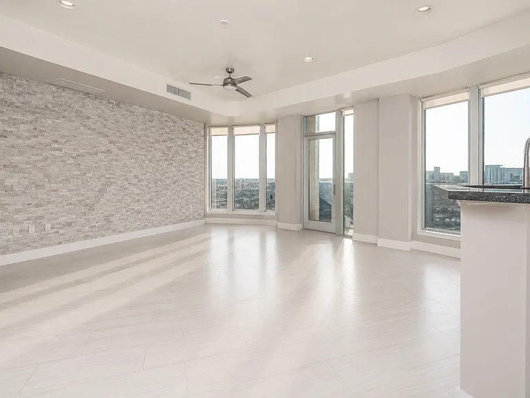 5900 Mosteller Dr #133 — Photo 13