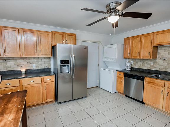 5th image of 2917 Saratoga St