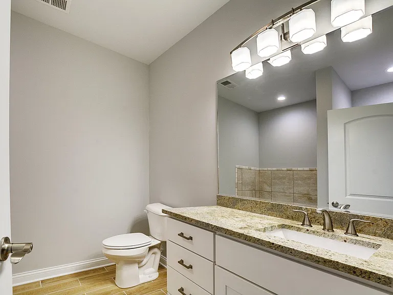 7410 Southpark Pl #203 — Photo 7