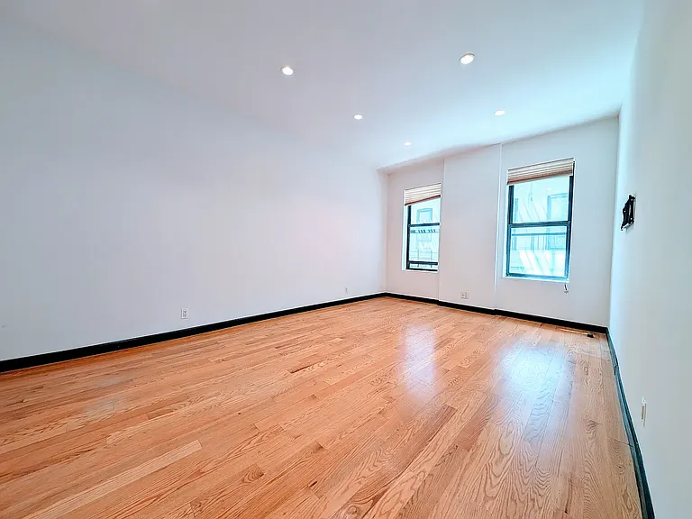 320 Lincoln Pl #F — Photo 4