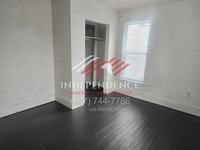 721 E Pearl St — Photo 11