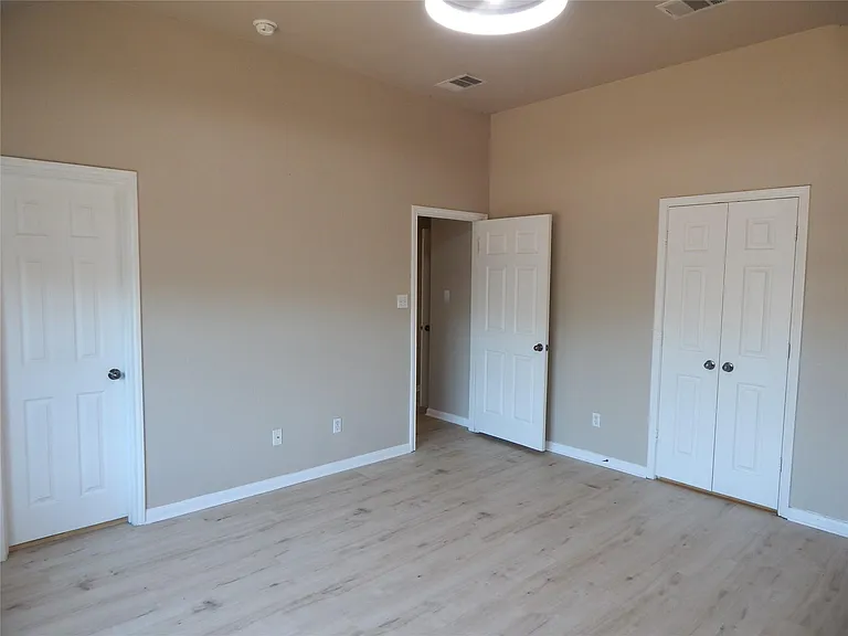 601 Abbeyglen Castle Dr — Photo 17
