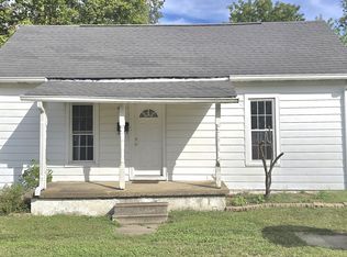 405 Elm St, Hope, IN 47246