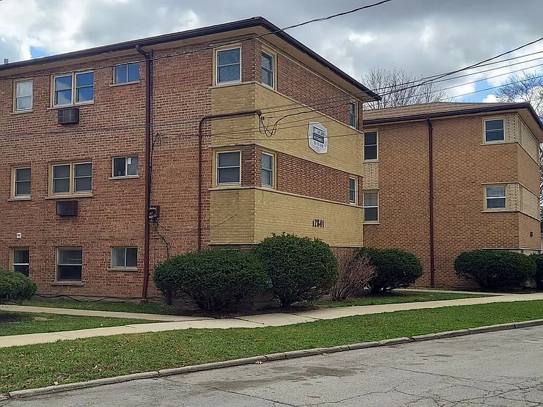12845 Hoyne Ave — Photo 13