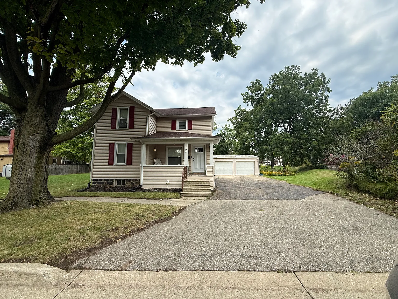 3 bed, 1148 sqft, $1,995 — Photo 1