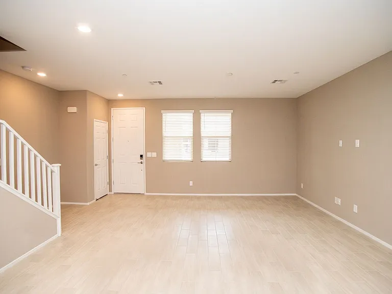 9 Alamere Falls Dr — Photo 14