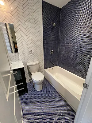 Rented by Avenues Real Estate | media 25