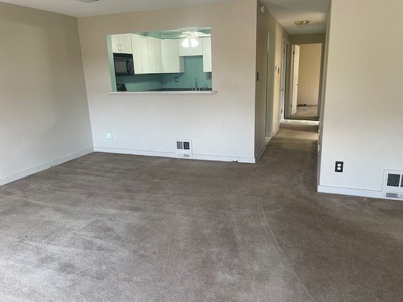 Living room/dining room - pass through