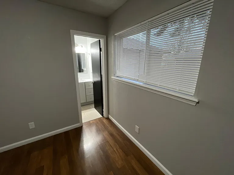 9405 Enid St — Photo 25