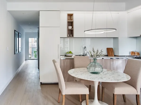 555 West 43rd Street image 3 of 11