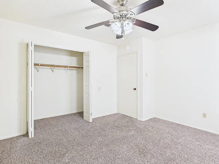 807 Frio Cir — Photo 10