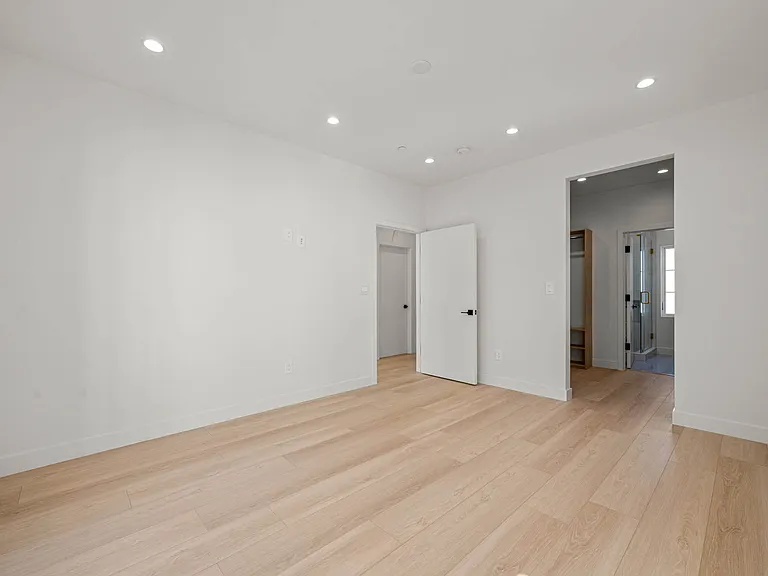 439 N Sierra Bonita — Photo 22
