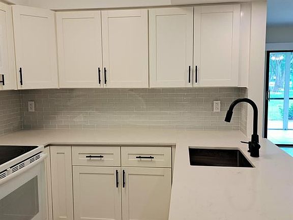 3rd image of 2112 S Cypress Bend Dr APT 104