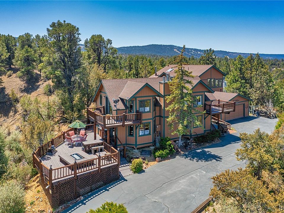 1st image of 352 Lookout Dr