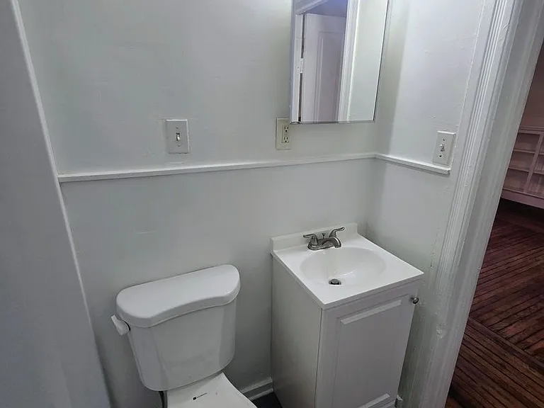 104 N 8th St — Photo 7