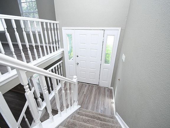 5th image of 379 Richvale Ln