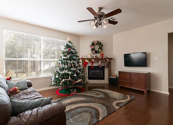 4th image of 1556 Homewood Cir