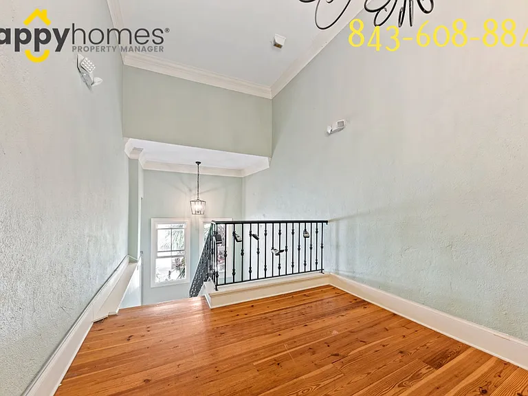 377 King St #201 — Photo 23
