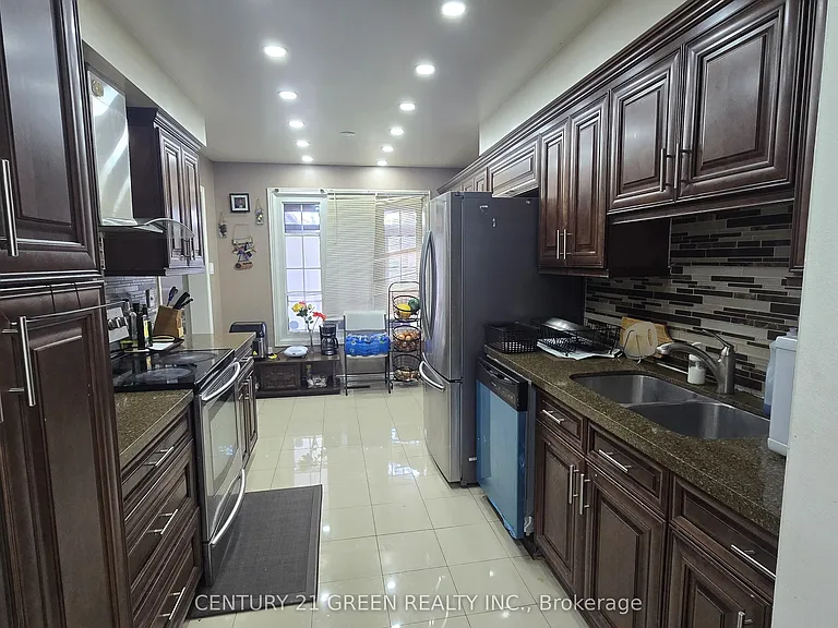 849 Millworks Cres — Photo 4