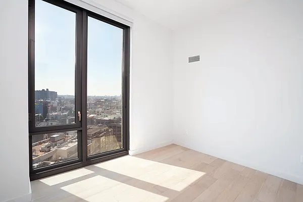 Rented by Cyberapts Management | media 11