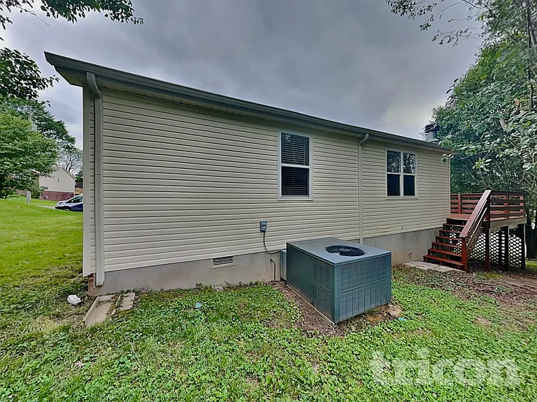 119 Bradford Cir — Photo 17