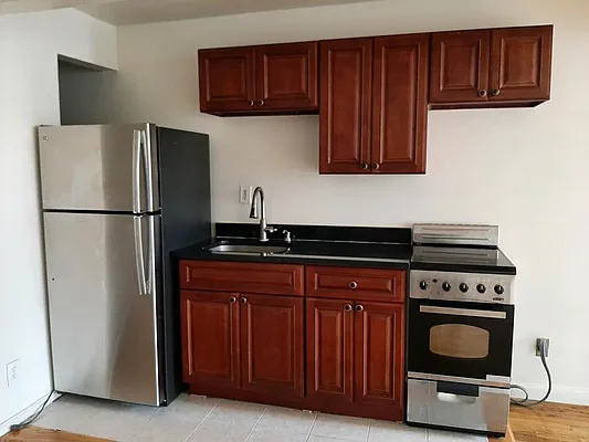 Rented by Danielle Stoller, LREB | media 2