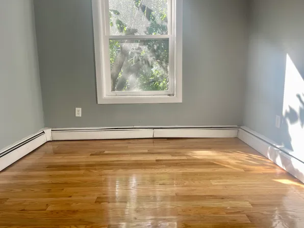 209 Woodward Street image 1 of 5