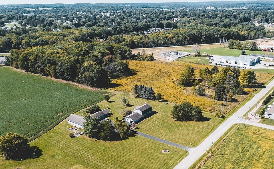 2nd image of 43429 County Line Rd